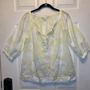 CABI Size XS Yellow White Peasant Blouse Flower Embroidered Shirt Womens